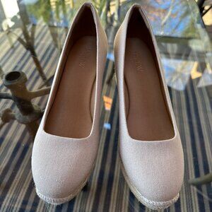 NWOT Crew Wedge Womens 7 Tan Cream Espadrilles Jute Platforms Canvas Sandals